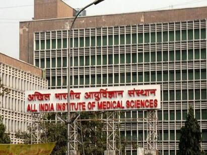 Delhi AIIMS cancels leave holidays for Doctors amid Covid 19 Omicron cases increases Delhi Covid Update: மீண்டும் பரபரப்பாகும் டெல்லி: அதிகரிக்கும் கொரோனா... எய்ம்ஸ் மருத்துவர்களுக்கு குளிர்கால விடுமுறை ரத்து