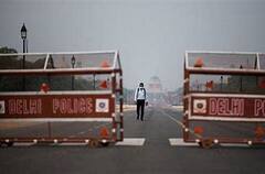 Delhi: দিল্লিতে সপ্তাহান্তে কারফিউ , সরকারি দফতরে ১০০ ও বেসরকারিতে ৫০ শতাংশ ওয়ার্ক ফ্রম হোম। Bangla News