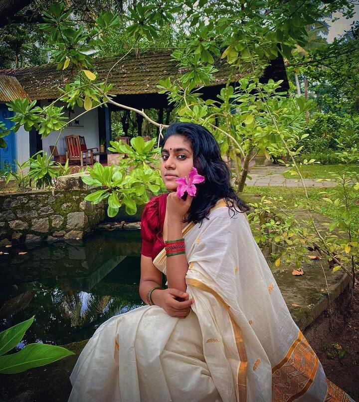 நிமிஷங்கள் ஒவ்வொன்றும் வருஷங்களாகும் நீ என்னை நீங்கிச் சென்றாலே