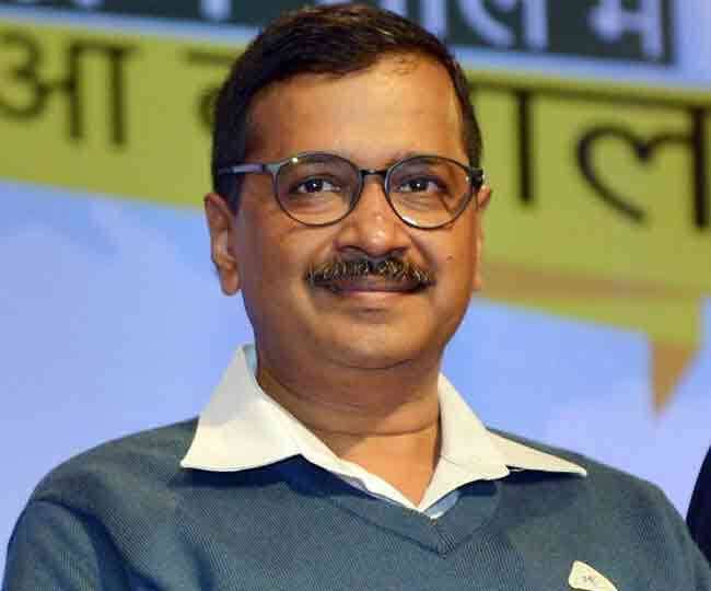 दिल्ली के सीएम अरविंद केजरीवाल भी हाल ही में कोरोना संक्रमित पाए गए है. उन्होंने जानकारी देते हुए बताया कि, ''मैं कोरोना वायरस से संक्रमित पाया गया हूं. मामूली लक्षण हैं. होम आइसोलेशन में रह रहा हूं. पिछले कुछ दिनों में मेरे सम्पर्क में आए लोग, कृपया खुद को दूसरों से दूर रखें और जांच कराएं.''