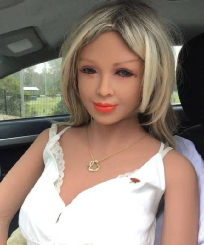 Trending News : अकेलेपन से था परेशान, रोबोट को देखते ही हुआ प्यार, अब जल्द करेगा उससे शादी