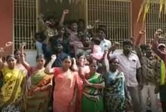 East Godavari: బ్రహ్మపురిలో కులవివక్షతో విద్యార్థులను వేరు చేస్తున్నారంటూ ఆరోపణలు