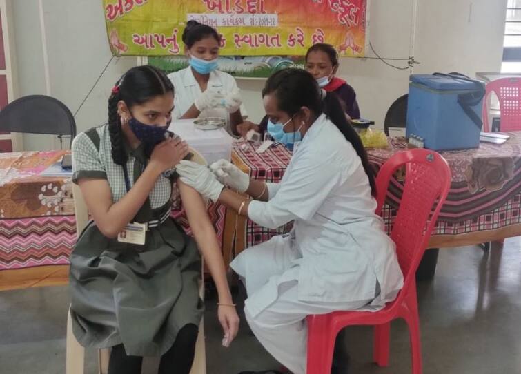 Over 1 crore youngsters between 15-18 age group have received 1st dose of COVID19 vaccine in India દેશમાં તરુણોની વેક્સિનને લઈને મોટા સમાચારઃ ત્રણ જ દિવસમાં એક કરોડથી વધુ તરુણોએ લીધો રસીનો પહેલો ડોઝ