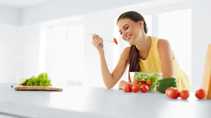 Vitamin For Women: করোনাকালে ফিট থাকতে মহিলাদের পাতে থাকতেই হবে এই খাবারগুলি