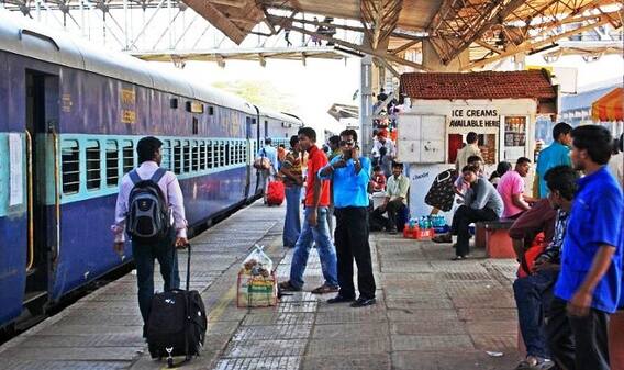 Indian Railways: आपने भी करा रखा है रिजर्वेशन तो जान लें जरूरी खबर, रेलवे ने नियमों में किया बड़ा बदलाव, फटाफट 3 दिन में कर लें ये काम!