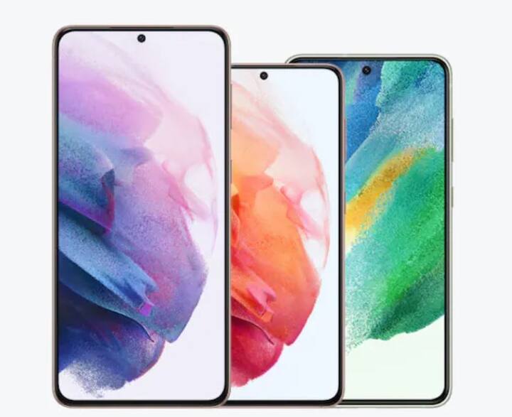 Samsung Galaxy S21 FE 5G: ਸੈਮਸੰਗ ਗੈਲੇਕਸੀ ਨੇ S21 FE 5G ਨੂੰ ਲਾਂਚ ਕਰ ਦਿੱਤਾ ਗਿਆ ਹੈ। ਨਵਾਂ ਸੈਮਸੰਗ ਫੋਨ ਨਿਯਮਿਤ ਗੈਲੇਕਸੀ S21  ਦਾ ਹੀ ਦੂਜਾ ਵਰਜ਼ਨ ਹੈ। ਨਵਾਂ ਫੋਨ ਵੀ ਉਸੇ ਕੰਟੂਰ ਕੱਟ ਫਰੇਮ ਡਿਜ਼ਾਈਨ ਤੇ ਅੇਲੀਵੇਟਡ ਰਿਅਰ ਕੈਮਰਾ ਮੌਡਿਊਲ ਨਾਲ ਗੈਲੇਕਸੀ S21 ਸੀਰੀਜ਼ ਦੀ ਵਿਰਾਸਤ ਨੂੰ ਜਾਰੀ ਰੱਖਦਾ ਹੈ।