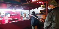Paschim Medinipur: মেদিনীপুরে রাতে পুলিশি অভিযান, করোনাবিধি অমান্য করায় গ্রেফতার ৯