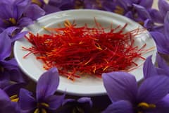 Saffron: দৃষ্টিশক্তি বাড়ায়, চোখ ভাল রাখে, স্বাস্থ্যের পক্ষে বিশেষ উপকারী কেশর