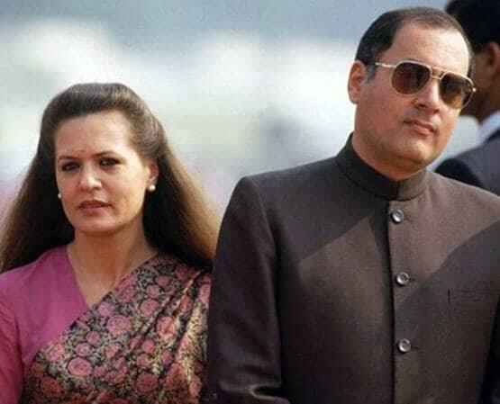 देश के प्रधानमंत्री पद पर रहे चुके दिवंगत नेता राजीव गांधी ने भी ईसाई धर्म की लड़की सोनिया गांधी से शादी की थी. बता दें कि सोनिया गांधी इटली के ईसाई परिवार से ताल्लुक रखती हैं औऱ इन दिनों राजनीति में काफी सक्रिय हैं.