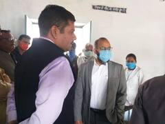 MP News: बिना मास्क के बच्चों के वैक्सीनेशन सेंटर का निरीक्षण करने पहुंचे विधायक, कोरोना से बचाव पर ज्ञान भी दिया