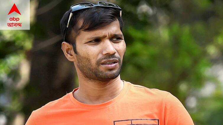 ABP Exclusive: Former cricketer cum politician Ashok Dinda has been tested covid positive, in home quarantine Ashok Dinda Covid Positive: করোনা আক্রান্ত দিন্দা, রয়েছে মৃদু উপসর্গ, বাড়িতেই কোয়ারেন্টিনে