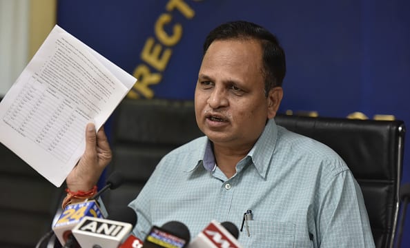 Omicron Scare | Delhi Expects Covid Positivity Rate Rising To 8.5%, Says Health Minister Satyendar Jain Omicron Scare | Delhi Expects Covid Positivity Rate Rising To 8.5%, Says Health Minister Satyendar Jain