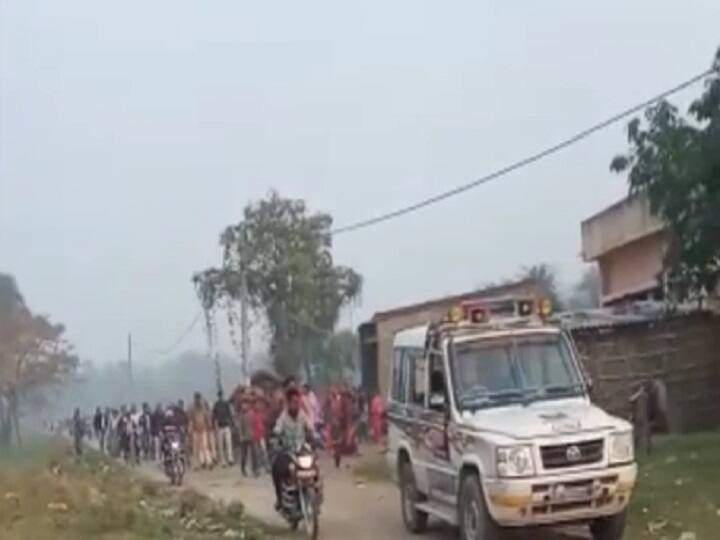 Bihar News: Lakhs of rupees looted in broad daylight at PNB branch in Muzaffarpur ann Bihar News: मुजफ्फरपुर में PNB की शाखा में दिनदहाड़े लाखों की लूट, भाग रहे अपराधियों की लोगों ने की पिटाई 