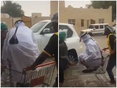 Watch: पानी के बीच फंसी गाड़ी तो शेख ने निकाला गजब का जुगाड़, वीडियो देख नहीं रोक पाएंगे अपनी हंसी!