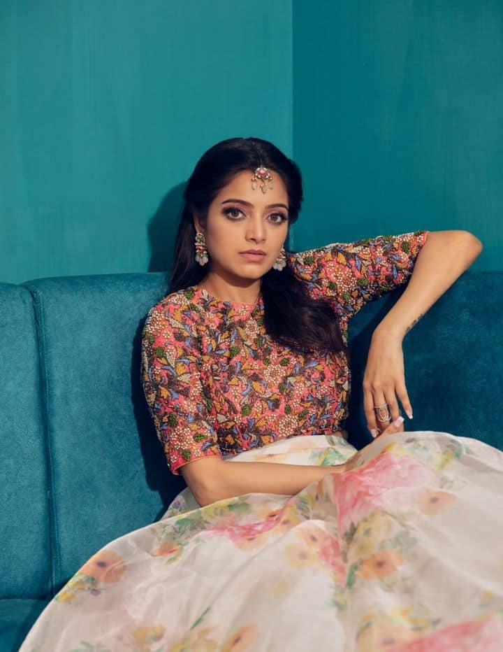 இனி நீயும் நானும் ஒன்றாய் சேர்ந்தால் காதல் இரண்டு எழுத்து