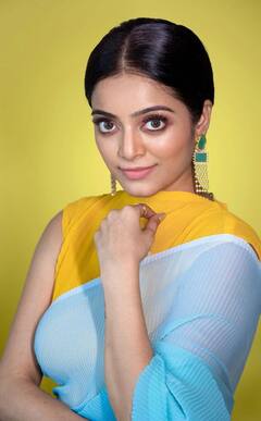 Actress Janani | விண்மீன் விதையில்... நடிகை ஜனனியின் க்யூட் க்ளிக்ஸ்!!