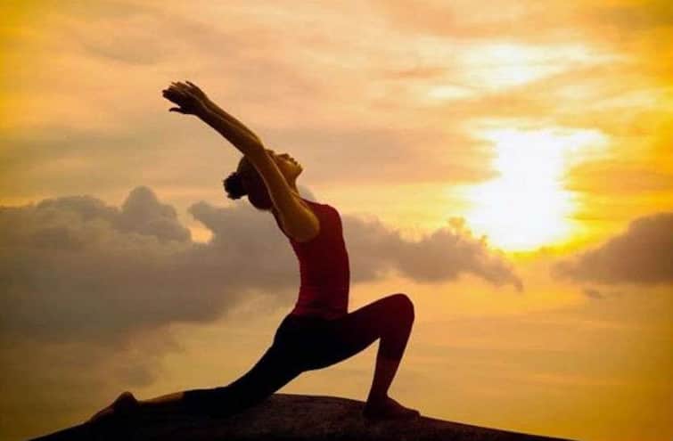 10 minutes surya namaskar benefits article Health tips: સૂર્ય નમસ્કાર રોજ 10 મિનિટ કરવાથી થાય છે આ 7 અદભૂત ફાયદા
