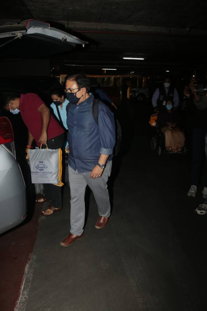 हाल ही में खबर आई थी कि दिलीप जोशी इस शो को अलविदा कहने जा रहे हैं. लेकिन उन्होने सामने आकर इन खबरों स पर्दा उठा दिया. उन्होंने इस खबरों को सिरे से खारिज कर दिया.