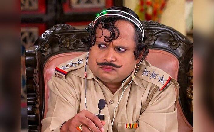 कॉमेडी टीवी सीरियल ‘भाभी जी घर पर हैं’ में दरोगा हप्पू सिंह के किरदार में नज़र आने वाले योगेश त्रिपाठी (Yogesh Tripathi) को भी जेठालाल का किरदार ऑफर किया गया था. लेकिन बिजी शेड्यूल का हवाला देते हुए योगेश ने रोल करने से इनकार कर दिया था.