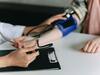 Hypertension: చలికాలంలో రక్తపోటు ఎందుకు పెరుగుతుంది? ఎలాంటి జాగ్రత్తలు తీసుకోవాలి?