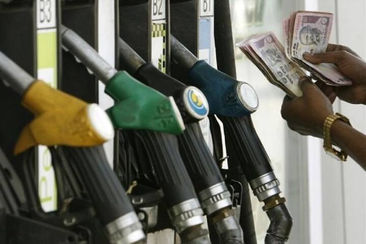 Petrol Diesel Price Today 6 January 2021 know rates fuel price in your city Telangana Andhra Pradesh Amaravati Hyderabad Petrol-Diesel Price, 6 January: గుడ్‌న్యూస్! తెలుగు రాష్ట్రాల్లో నేడు తగ్గిన ఇంధన ధరలు.. ఈ నగరాల్లోనే స్థిరంగా..