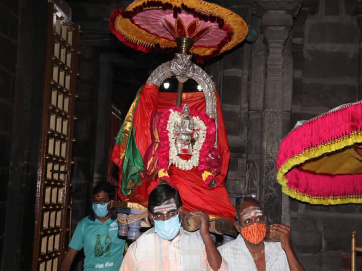 டோலி சுமந்து ஆடிவரும் விநாயகர்