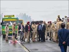 PM Modi's Security Breach: PM મોદીની સુરક્ષામાં થયેલી ચૂક મામલે 150 અજાણ્યા લોકો વિરુદ્ધ પોલીસે દાખલ કરી FIR