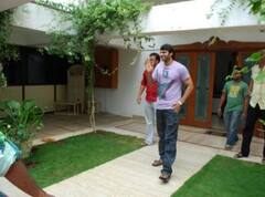 Prabhas Lifestyle: 60 करोड़ का बंगला, आलीशान फॉर्महाउस, लग्जरी गाड़ियां... इतनी लैविश लाइफस्टाइल जीते हैं प्रभास