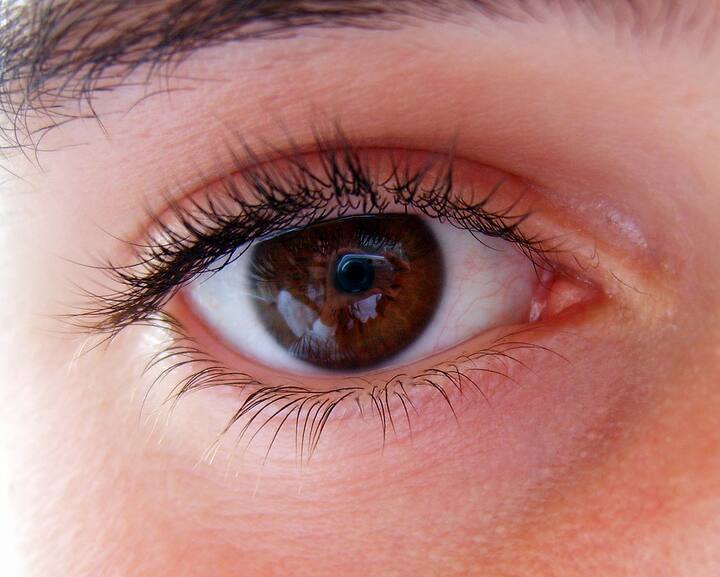 dry eyes problem reason and treatment Dry Eyes: इन कारणों से आंखों में आ जाता है सूखापन, ऐसे करें बचाव