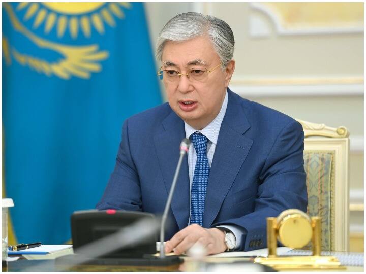 Kazakhstan protests government resigns, president declares emergency amid rare outbreak of unrest Kazakhstan protests: कजाखस्तान में सरकार ने दिया इस्तीफा, ईंधन की बढ़ी कीमतों के विरोध में हिंसक हुए प्रदर्शनकारी, राष्ट्रपति ने घोषित किया आपातकाल