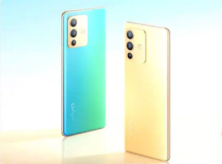 Vivo V23 Pro 5G Launch: ਵੀਵੋ ਵੀ23 5ਜੀ ਤੇ ਵੀਵੋ ਵੀ23 ਪ੍ਰੋ 5ਜੀ ਨੂੰ ਭਾਰਤ ‘ਚ ਲਾਂਚ ਕੀਤਾ ਗਿਆ। ਦੋਨਾਂ ਸਮਾਰਟਫੋਨ ‘ਚ ਇੱਕ ਫਲੋਰਾਈਟ ਏਜੀ ਗਲਾਸ ਬੈਕ ਹੈ ਜਿਸ ਬਾਰੇ ‘ਚ ਦਾਅਵਾ ਕੀਤਾ ਜਾਂਦਾ ਹੈ ਕਿ ਇਹ ਸੂਰਜ ਦੀ ਰੌਸ਼ਨੀ ‘ਚ ਯੁਵੀ ਰੇਂਜ ਦੇ ਸੰਪਰਕ ‘ਚ ਆਉਣ ‘ਤੇ ਰੰਗ ਬਦਲ ਲੈਂਦਾ ਹੈ।