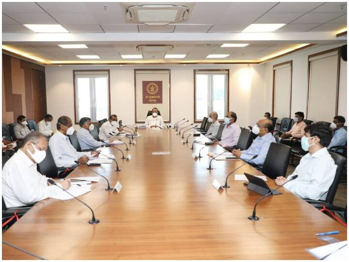 increased number of covid cases in Mumbai Deputy Chief Minister Ajit Pawar held a meeting with the task force amid omicron threat Omicron Threat: मुंबई में कोविड को लेकर एक्शन में सरकार, उपमुख्यमंत्री अजित पवार ने की टास्क फोर्स के साथ बैठक