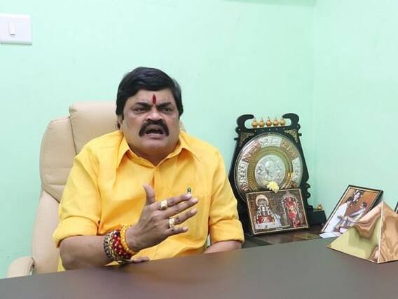 Watch Video: ராஜேந்திர பாலாஜி கைது செய்யப்பட்டது எப்படி? வைரல் வீடியோ உள்ளே..! Watch Video: ராஜேந்திர பாலாஜி கைது செய்யப்பட்டது எப்படி? வைரல் வீடியோ உள்ளே..!