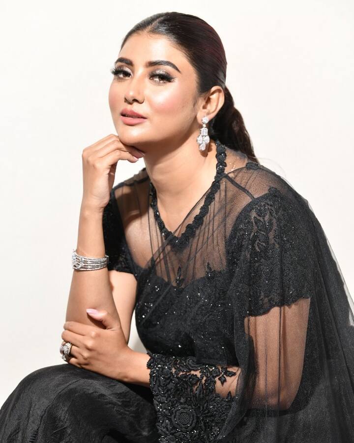 দ্বিতীয়বারের জন্য করোনা আক্রান্ত হয়েছেন অভিনেত্রী পার্নো মিত্র। নিজের কলকাতার বাড়িতেই আইসোলেশনে রয়েছেন তিনি।