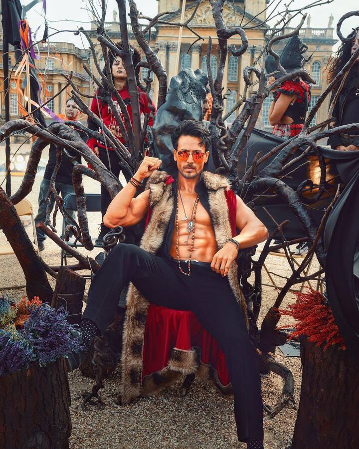 బాలీవుడ్ కండల హీరో టైగర్ ష్రాఫ్ ఫిట్‌నెస్‌కు కేరాఫ్ అడ్రస్‌లా కనిపిస్తారు. -Image credit: Tiger Shroff/Instagram