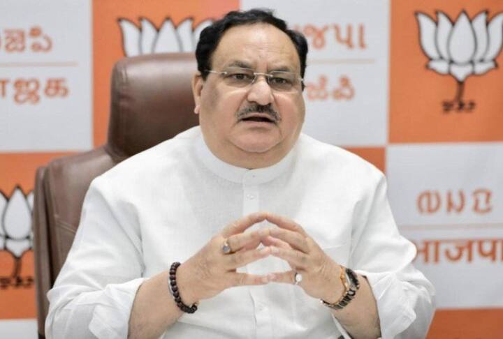 बीजेपी के राष्ट्रीय अध्यक्ष जेपी नड्डा ने एक ट्वीट के जरिए कहा कि पंजाब के मुख्यमंत्री चन्नी ने फोन पर बात करने या इस मामले का समाधान करने से इनकार कर दिया. पंजाब सरकार द्वारा इस्तेमाल की जाने वाली रणनीति, लोकतांत्रिक सिद्धांतों में विश्वास रखने वाले किसी भी व्यक्ति को कष्ट पहुंचाएगी और उन्हें व्यथित करेगी.