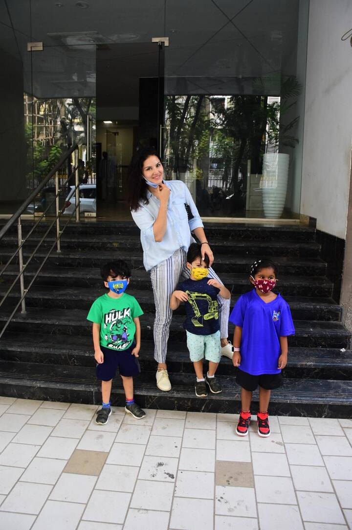 Actress Sunny Leone was recently spotted with her kids in Mumbai. The ‘Jism 2’ actress’s kids looked cute as they posed with their mother.