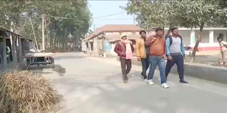 North Dinajpur Migrant Labor returning home Amid Lockdown tension, to Make Ends Meet North Dinajpur Migrant Labor : 'ঘরে তো ফিরলাম,  ভাত জোগাড় হবে তো?' চিন্তায় ঘুম উড়েছে উত্তর দিনাজপুরের পরিযায়ী শ্রমিকদের