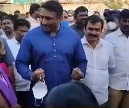 Minister Mekapati : మేకపాటికి సమస్యలు చెప్పుకున్న స్కూల్ పిల్లలు