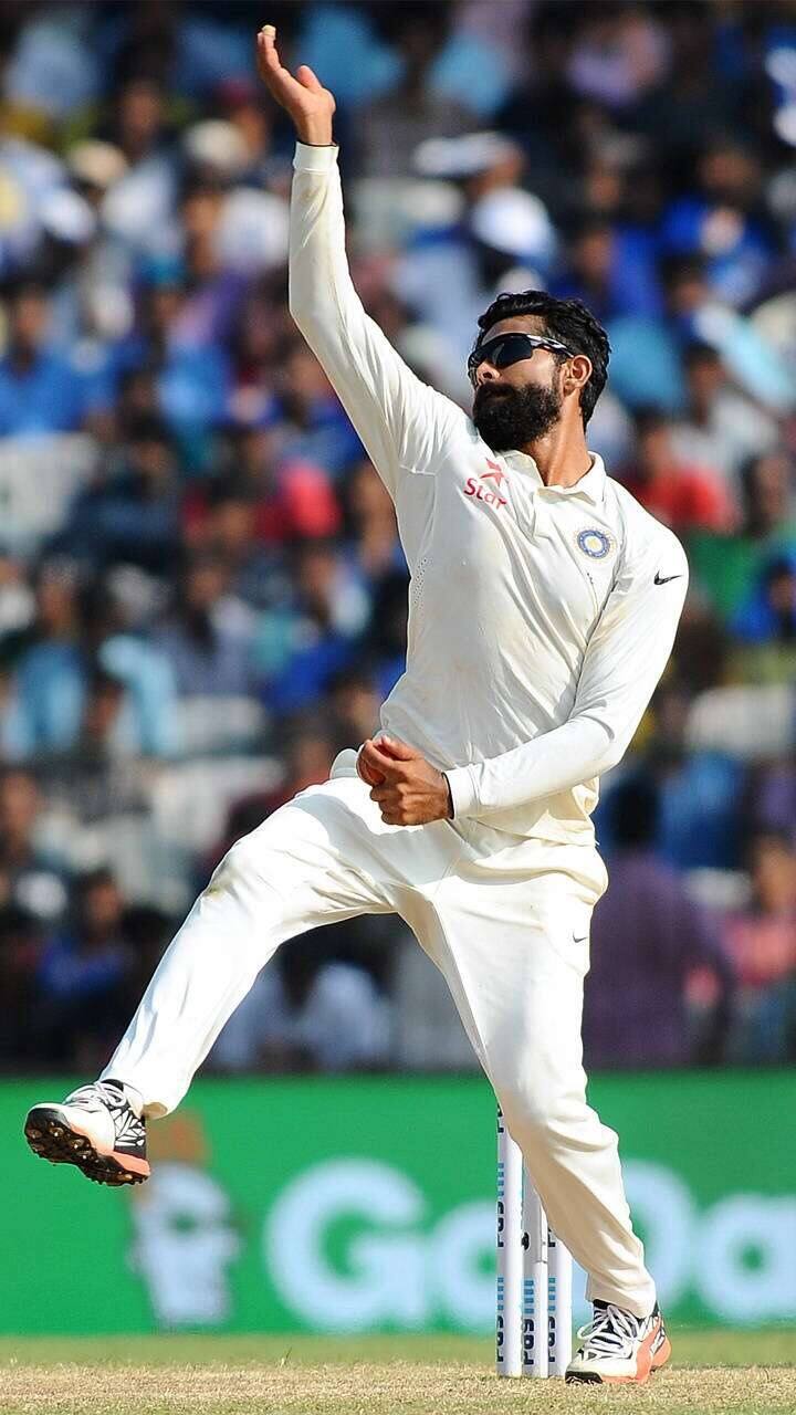 2013-14માં રવિન્દ્ર જાડેજાએ ડર્બનમાં 136 રનમાં 6 વિકેટ લીધી હતી. જાડેજા હાલ ઈજાના કારણે સાઉથ આફ્રિકા પ્રવાસે ગયો નથી.