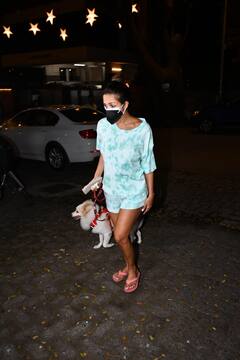 Malaika Arora Photos: Arjun Kapoor को हुआ कोरोना तो घबराईं मलाइका अरोड़ा, दो – दो मास्क लगाए हुए नजर आई ये हसीना