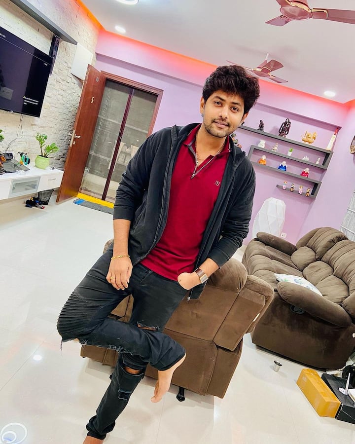 కార్తీకదీపం ఆదిత్య (యశ్వంత్) ( Image Credit: Yashwanth / Instagram)