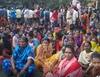 Ring Nets Issue : విశాఖలో రోడ్డుపై బైఠాయించిన మత్స్యకారుల నిరసన