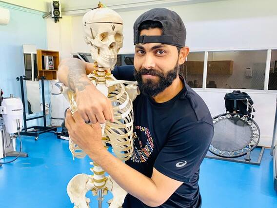 खाली वक्त में Ravindra Jadeja ने बनाया खास दोस्त, ट्विटर पर शेयर की फोटो खाली वक्त में Ravindra Jadeja ने बनाया खास दोस्त, ट्विटर पर शेयर की फोटो