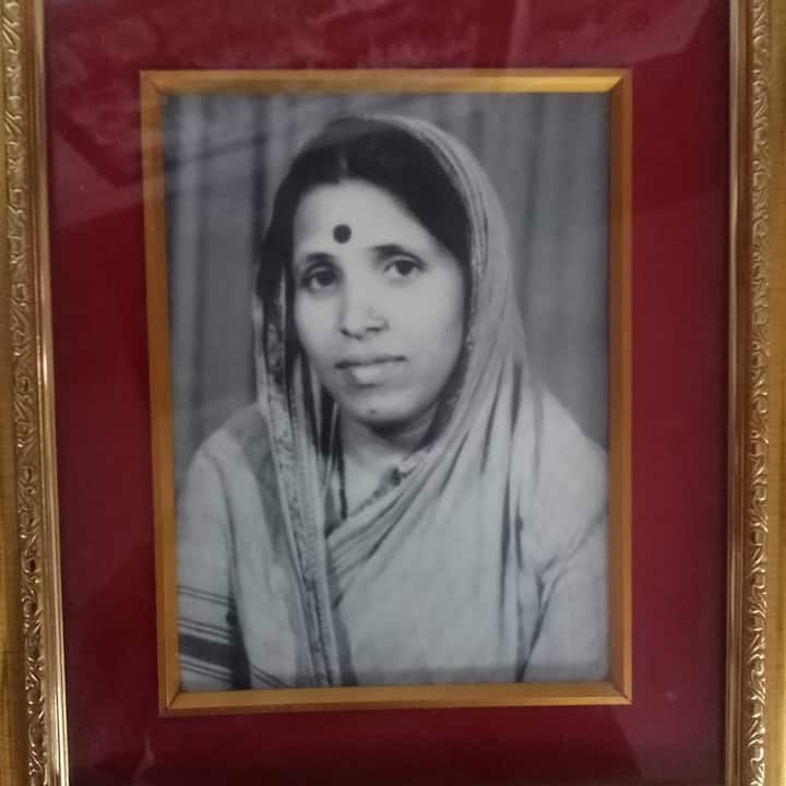 अनाथ मुलांना सांभाळून त्यांच्या जीवनाला दिशा देण्यासाठी माईंनी 1994 साली पुण्याजवळ पुरंदर तालुक्यात कुंभारवळण या गावात ममता बाल सदन संस्थेची स्थापना केली. या ठिकाणी अनाथ आणि बेवारस मुलांना आधार दिला, त्यांना जेवण, कपडे पुरवले. या अनाथ मुलांना आर्थिकदृष्ट्या स्वावलंबी केलं. आर्थिक दृष्ट्या स्वयंपूर्ण झाल्यावर या युवक युवतींना योग्य जोडीदार शोधून त्यांची लग्न लावून दिली.