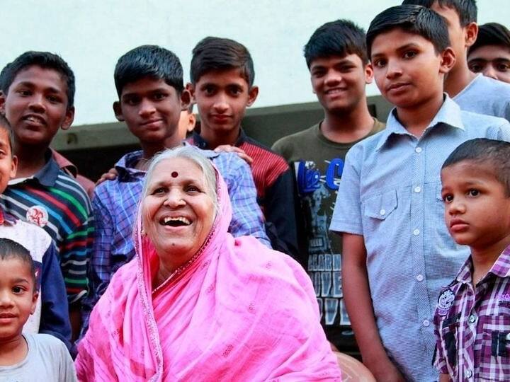 Sindhutai Sapkal death the life journey of Anathanchi Maay Sindhutai Sapkal Sindhutai Sapkal : 'नकुशी' असणारी चिंधी ते अनाथांच्या आयुष्याचं सोनं करणारी माय; असा होता सिंधुताई सपकाळांचा जीवनप्रवास