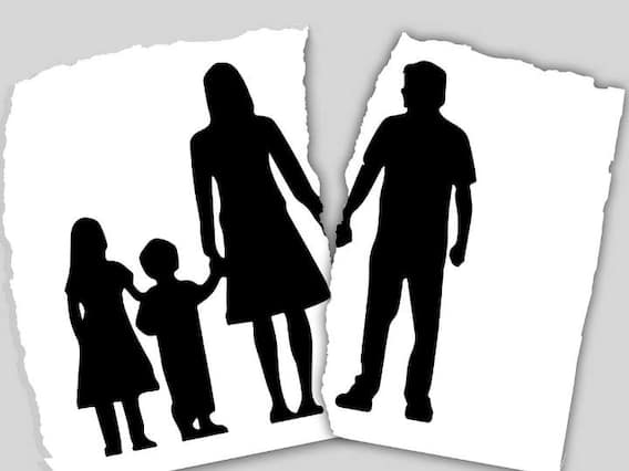 Divorce: విడాకులకు దారితీసే ప్రధాన కారణాలు ఇవే... ఈ విషయాల్లో సర్దుకుపోవాల్సిందే Divorce: విడాకులకు దారితీసే ప్రధాన కారణాలు ఇవే... ఈ విషయాల్లో సర్దుకుపోవాల్సిందే