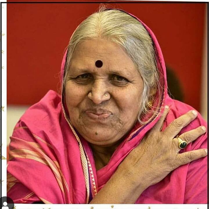 त्या गावातील सावकाराचे यामुळे आर्थिक हितसंबंध दुखावले गेले. त्याला जंगलखात्याकडून येणारी मिळकत बंद झाली. त्यामुळे माईंच्या चौथ्या बाळंतपणावेळी त्याने माईंच्या पोटातील मूल आपले असल्याचा प्रचार सुरू केला. नवऱ्याच्या मनात माईंच्या चारित्र्याबद्दल संशय निर्माण झाला आणि पूर्ण दिवस भरलेल्या ताईंना त्याने बेदम मारून घराबाहेर काढले.