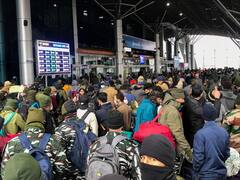 Srinagar में भारी Snowfall के कारण कई उड़ानें रद्द, सड़क मार्ग को लेकर अधिकारियों ने दिए ये निर्देश