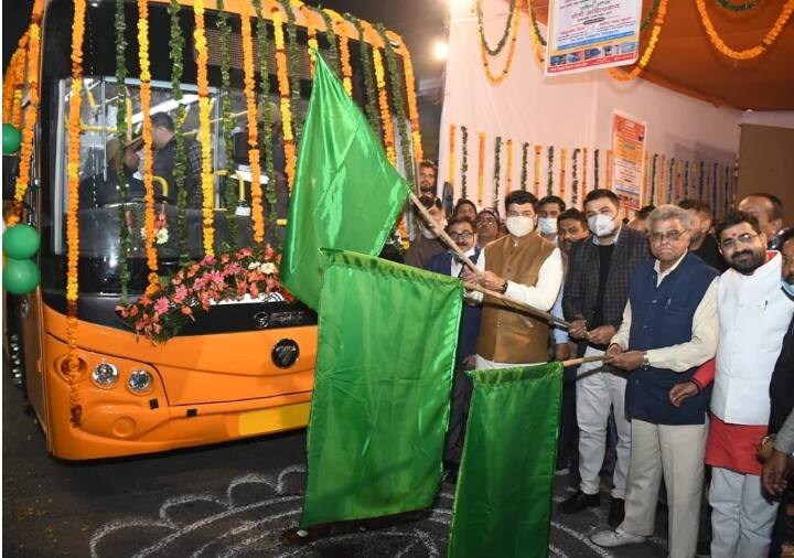smart city Bareilly gets 25 Electric buses, yogi adityanath flag off from Lucknow ann UP News: बरेली को मिली 25 इलेक्ट्रिक बसों की सौगात, मुख्यमंत्री योगी ने लखनऊ से किया फ्लैग ऑफ